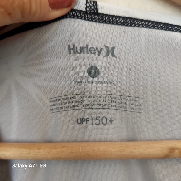 Hurley Womens Full Zip Long Sleeve Hooded Black White Floral Rashguard Sz S - Picture 15 of 16